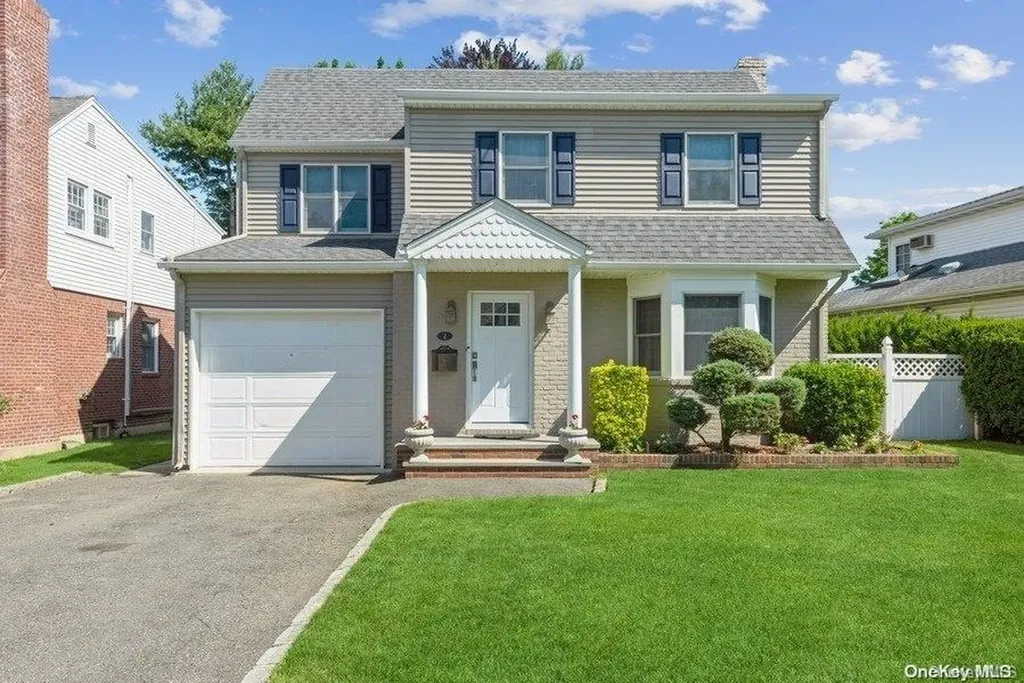 2 Surrey Road New Hyde Park NY 11040