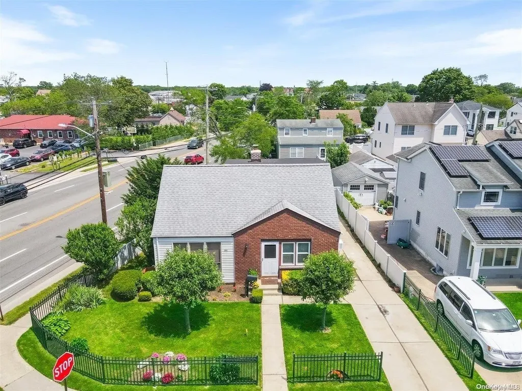 201 S Pershing Avenue Bethpage NY 11714