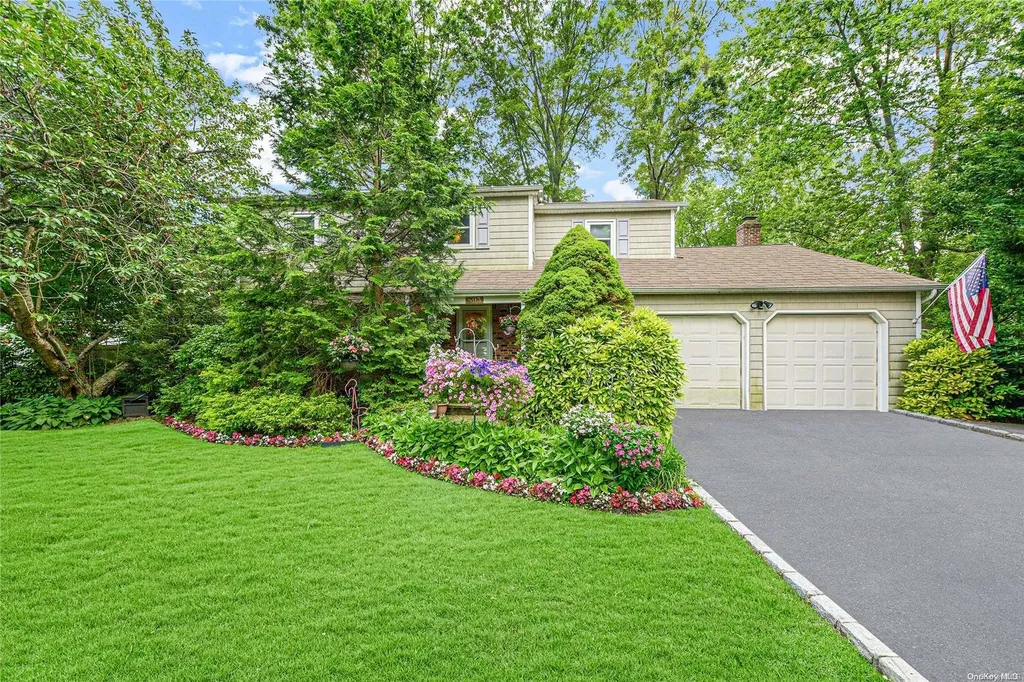 893 Park Avenue Huntington NY 11743
