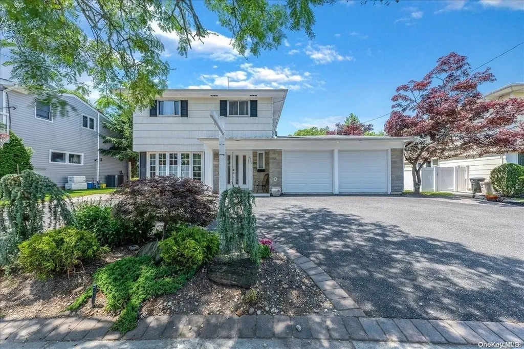 2886 Preston Lane Merrick NY 11566