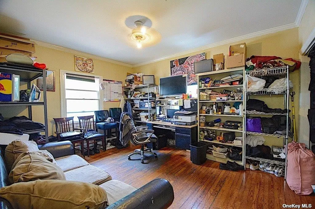 322 W Montauk Hampton Bays NY 11946