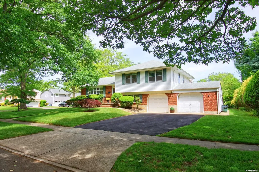 1 Iris Lane Garden City NY 11530