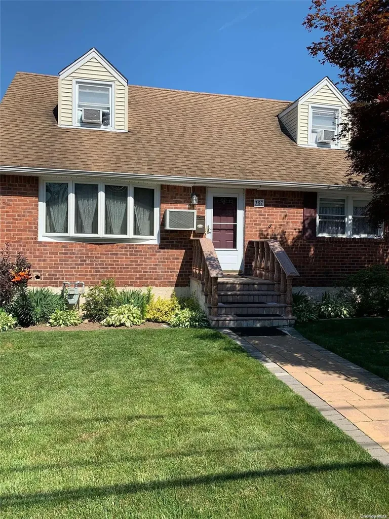 357 Keller Avenue Elmont NY 11003