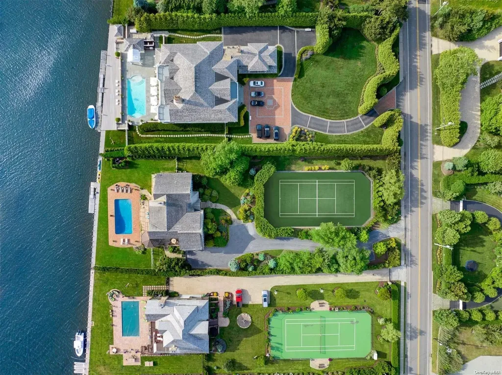 121 Jessup Lane Westhampton Beach NY 11978