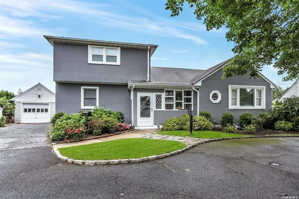 178 Central Park Road Plainview NY 11803