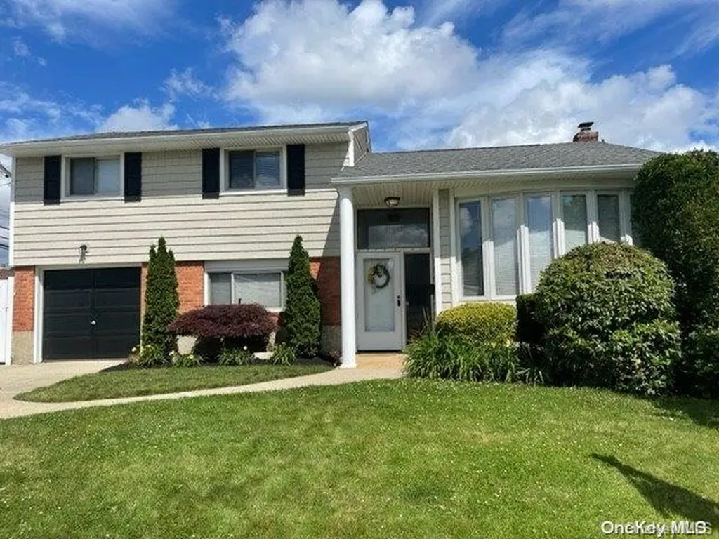 1 Plum Lane Plainview NY 11803