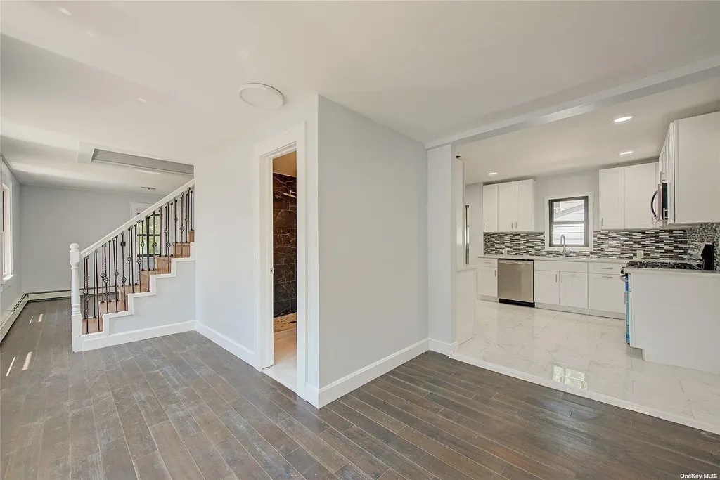 28 Elm Street Freeport NY 11520