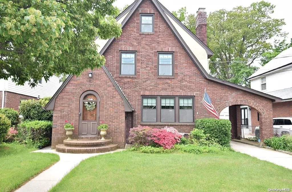 77 Malverne Avenue Malverne NY 11565
