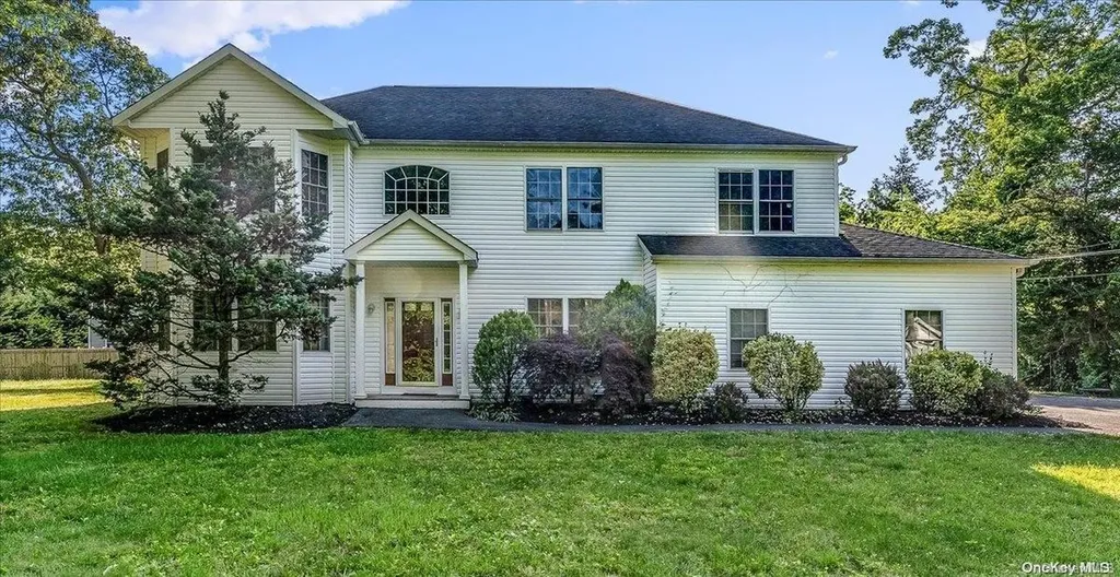 52 Main Avenue Centereach NY 11720