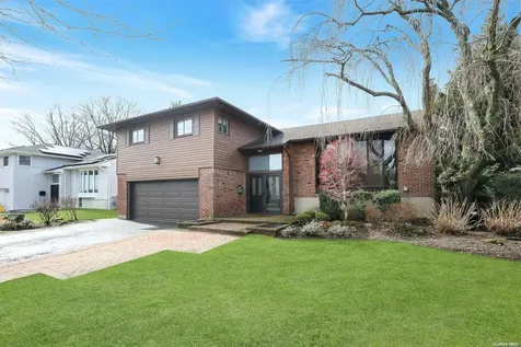 24 Glenn Drive Woodbury NY 11797