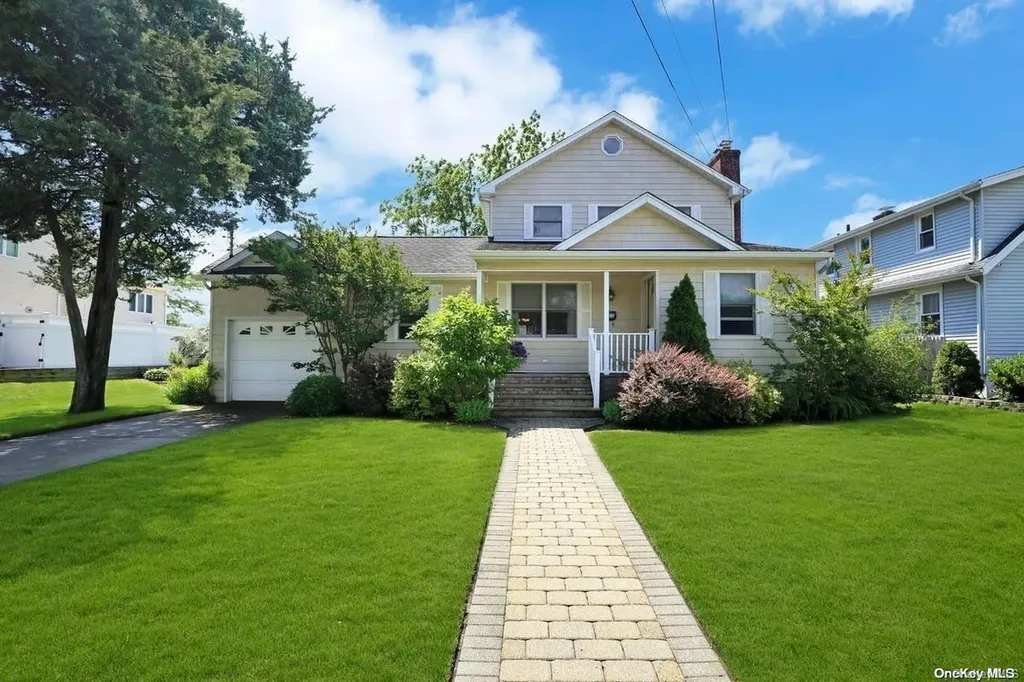 2198 Brighton Way Merrick NY 11566