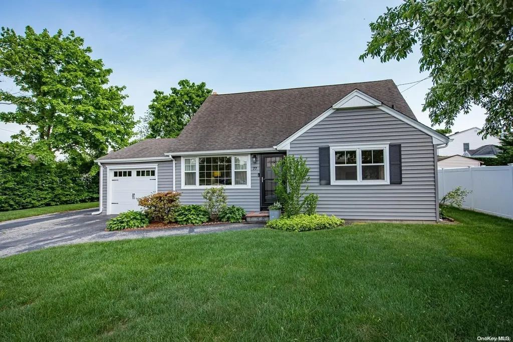 77 Herbert Avenue Lindenhurst NY 11757