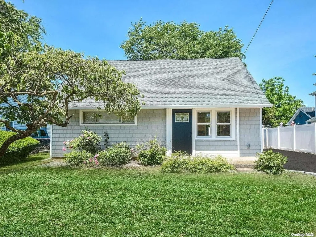 806 Bowling Green Drive Westbury NY 11590
