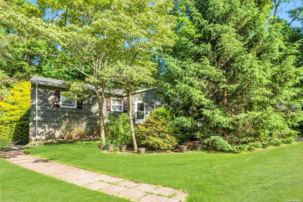 96 Cherry Road Rocky Point NY 11778