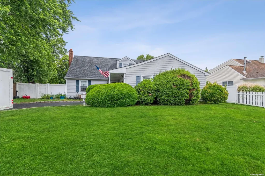 9 Alden Lane Centereach NY 11720