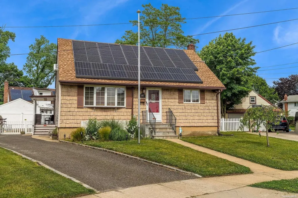 44 Robert Road Inwood NY 11096