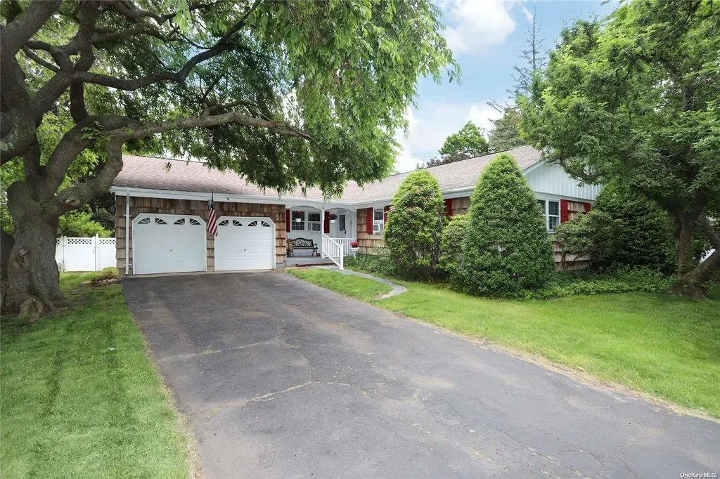 23 View Drive Miller Place NY 11764