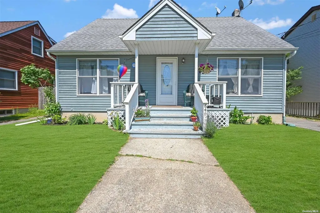 640 3rd Street Greenport NY 11944