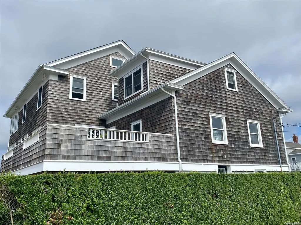 42 Maiden Lane Patchogue NY 11772