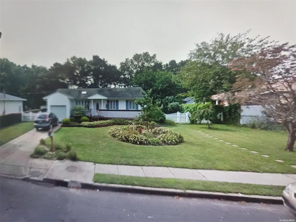 164 Ithaca Street Bay Shore NY 11706