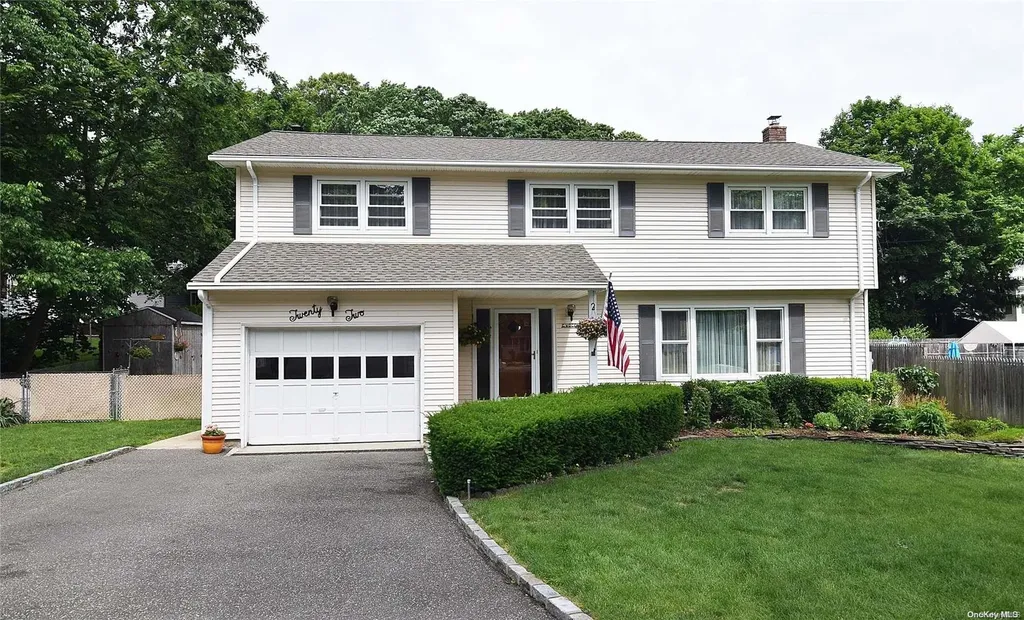 22 Beech Place Huntington NY 11743