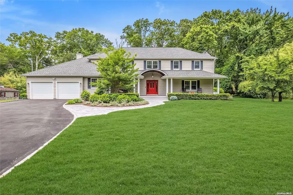 9 Mariners Court Centerport NY 11721