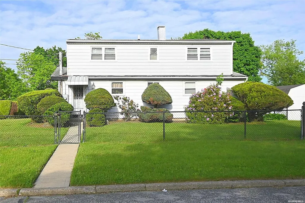 20 Hackmatac Street Central Islip NY 11722