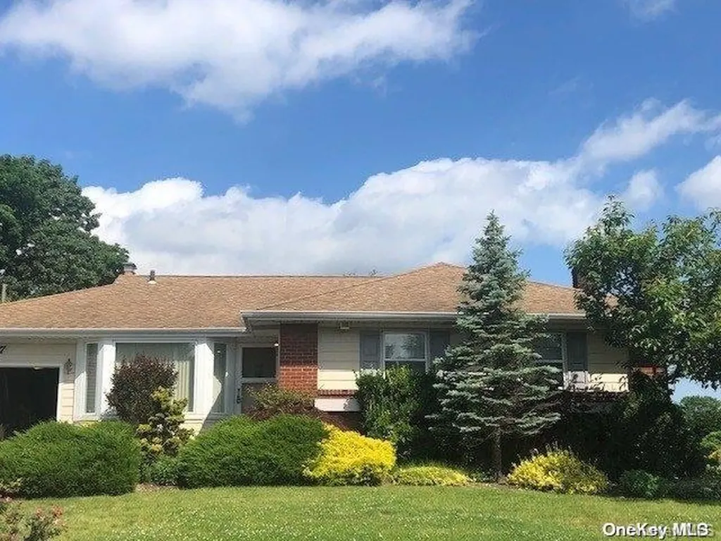 7 Julliard Drive Plainview NY 11803