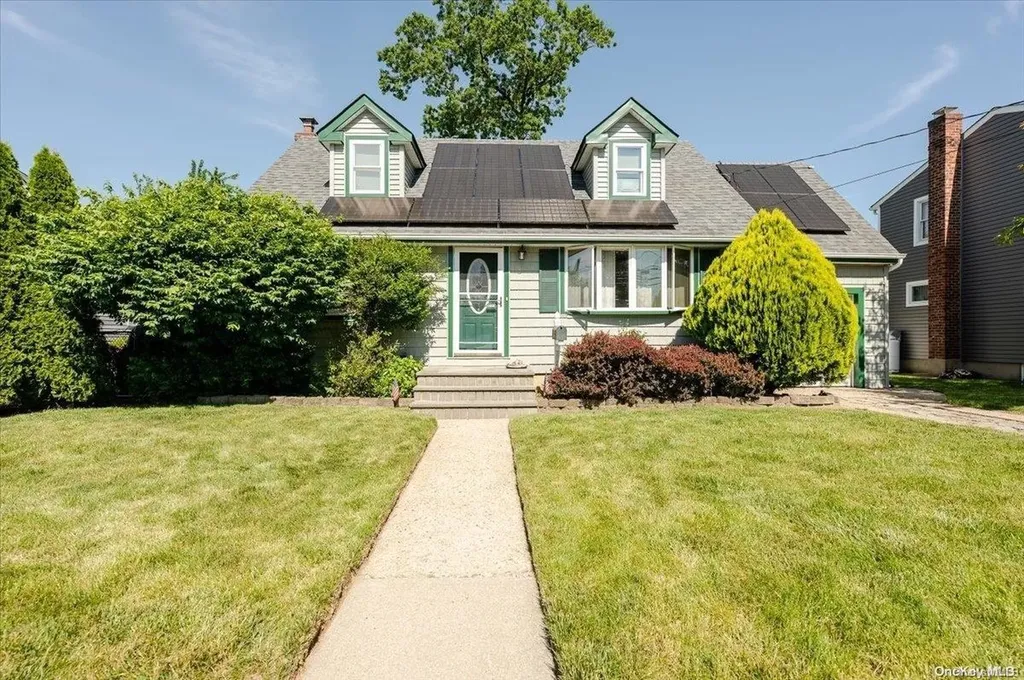 1689 Washington Avenue Seaford NY 11783