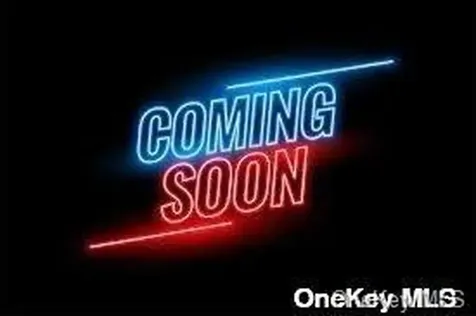 308 Ontario Avenue Avenue Lindenhurst NY 11757