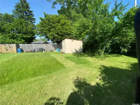 308 Ontario Avenue Avenue Lindenhurst NY 11757