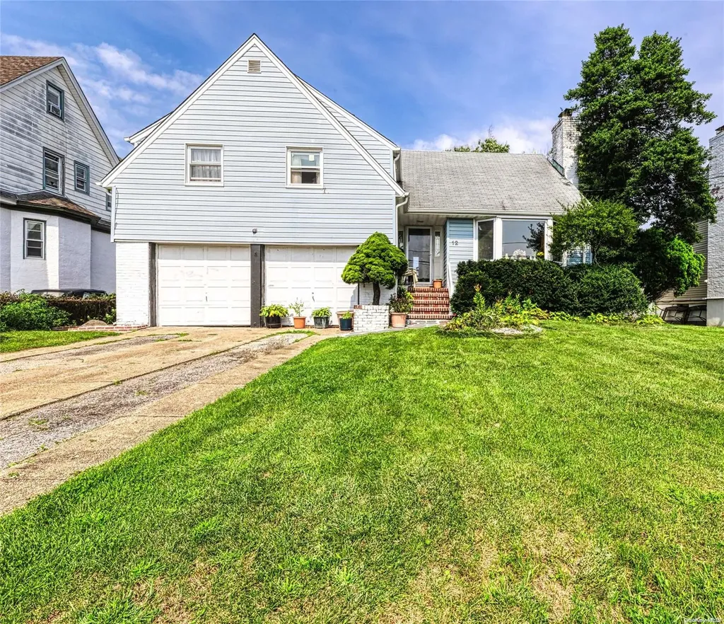 12 Cedar Street Freeport NY 11520