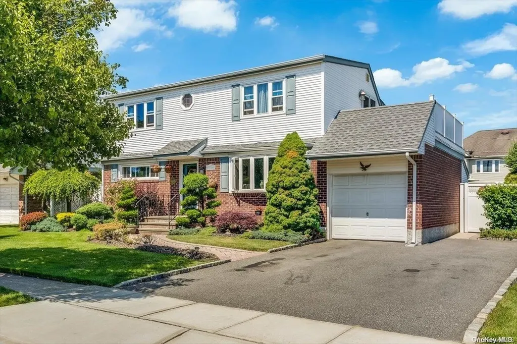 6 Clark Street Plainview NY 11803