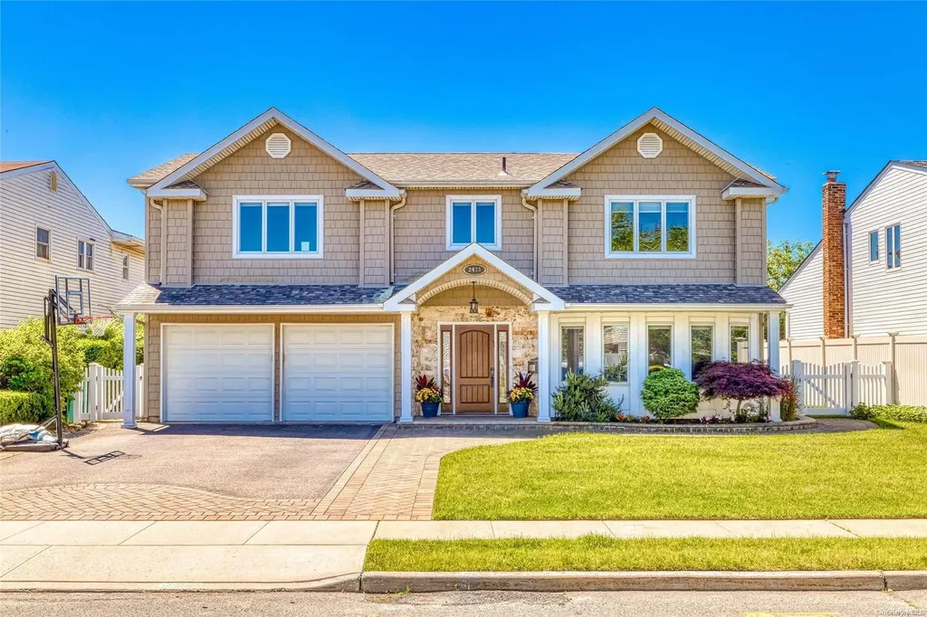 2433 Halyard Drive Merrick NY 11566