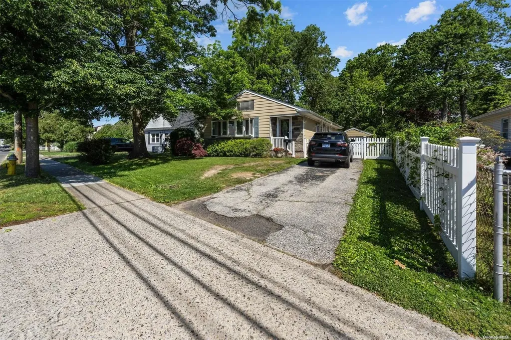 299 Park Avenue Babylon NY 11702