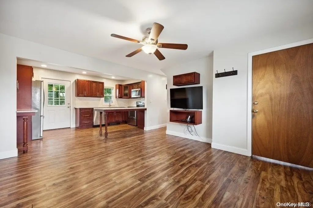 2444 Lefferts Place Bellmore NY 11710