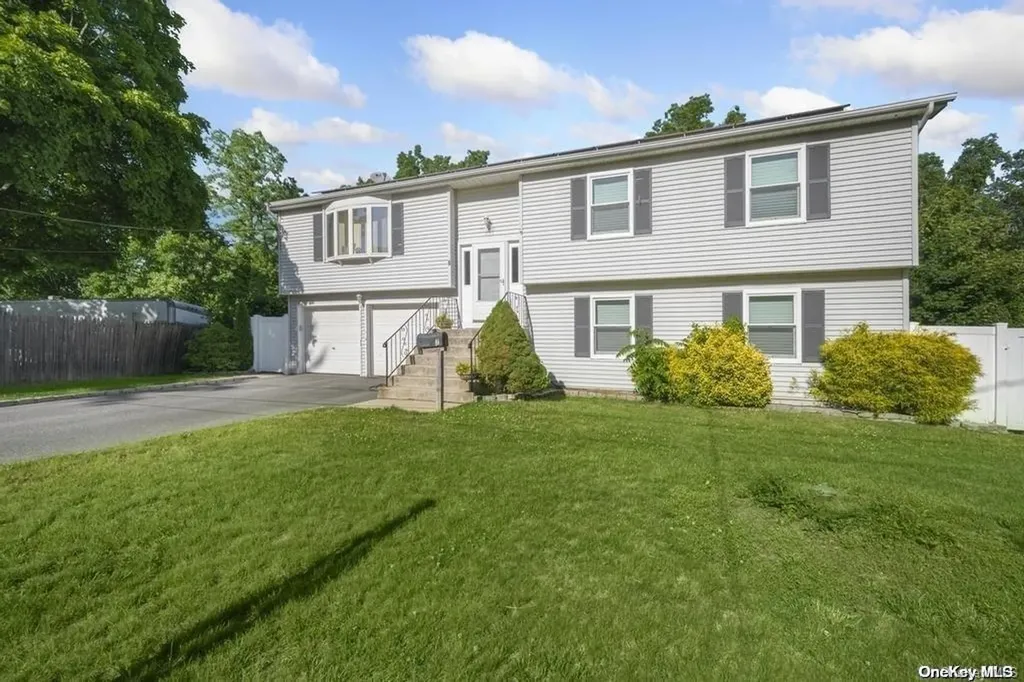 7 Hoffman Drive Kings Park NY 11754