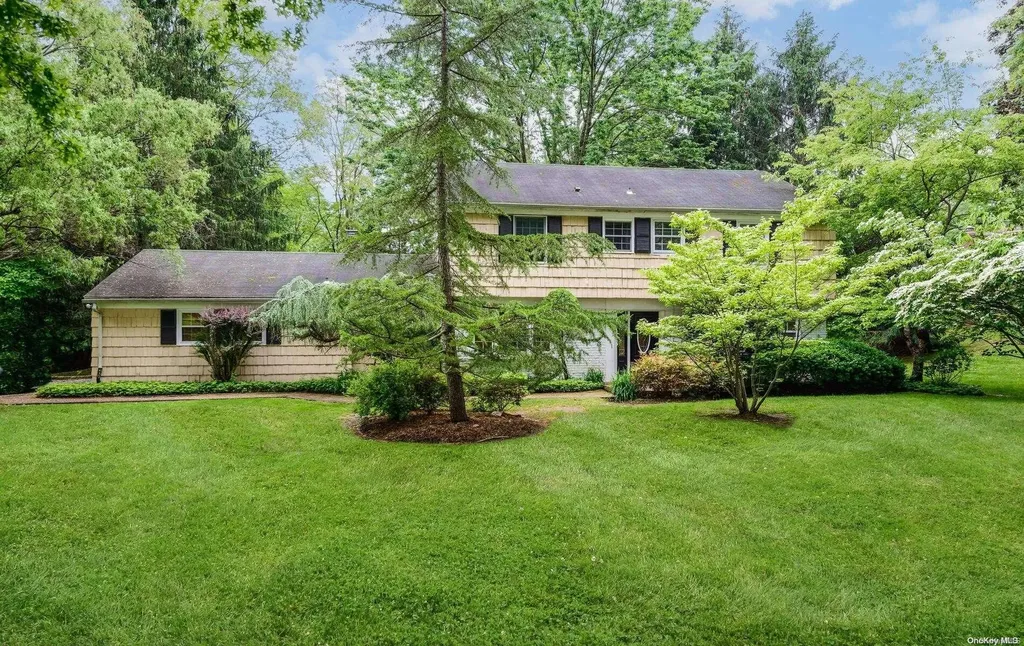 6 Ebbtide Lane Dix Hills NY 11746