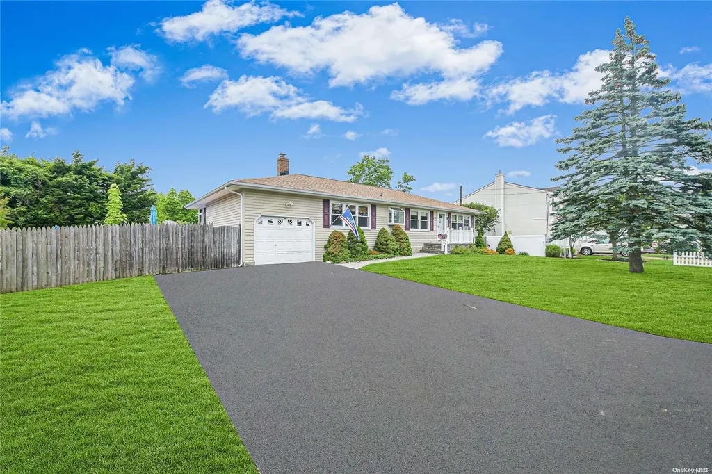 76 Smith Avenue Islip NY 11751