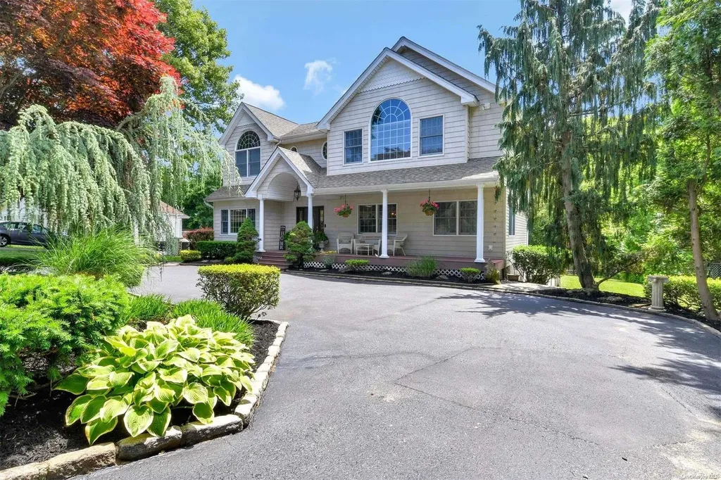 48 Fulton Boulevard Commack NY 11725