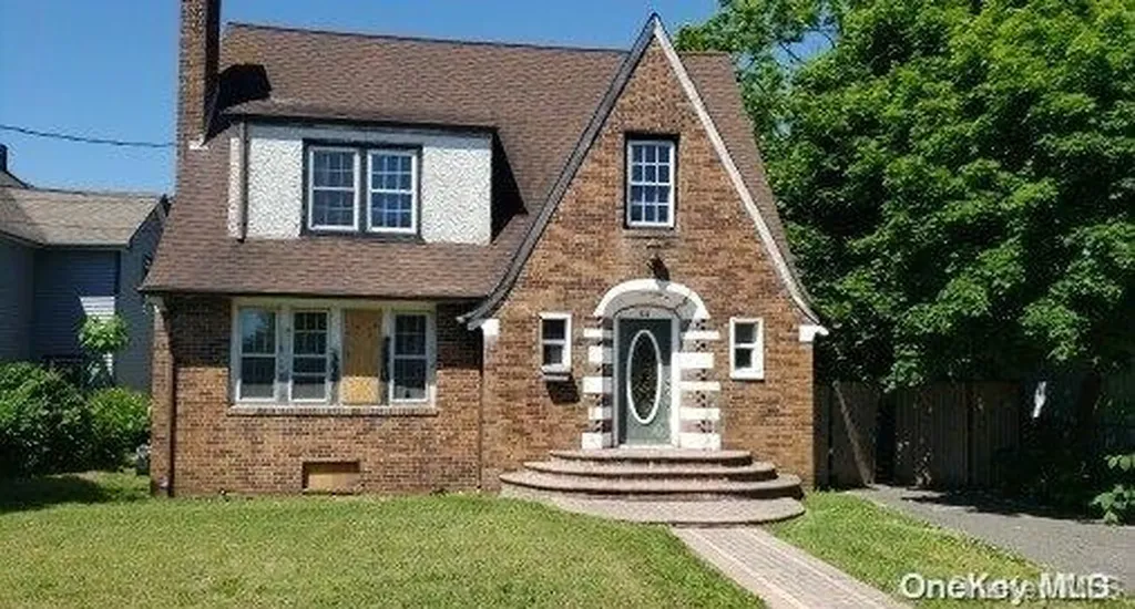 44 Cedar Avenue Patchogue NY 11772
