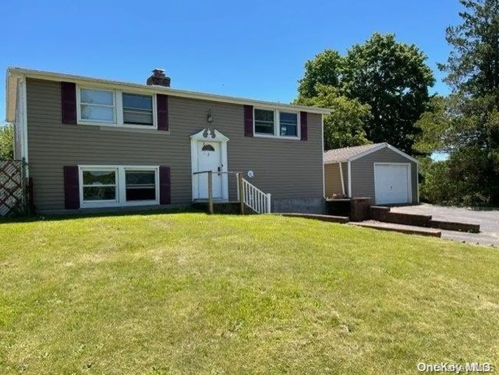 2 Freshman Lane Stony Brook NY 11790