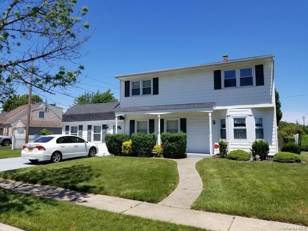 49 Griddle Lane Levittown NY 11756