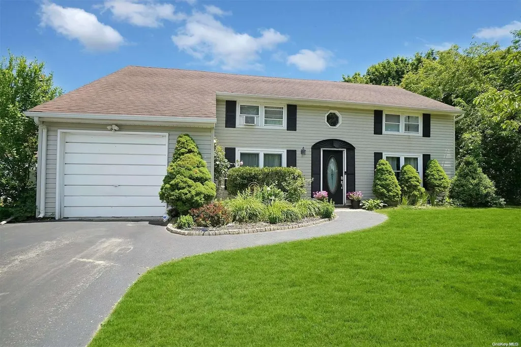 7 Central Woods Lane Brookhaven NY 11719