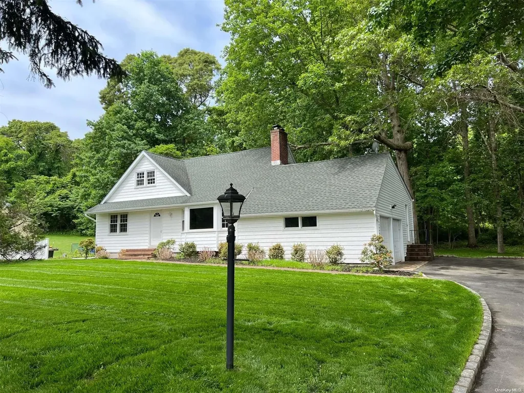 28 Harvard Road Shoreham NY 11786