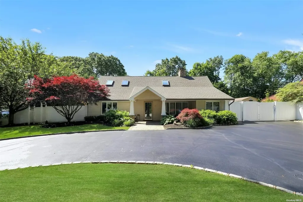 56 Fairfields Lane Huntington Station NY 11746