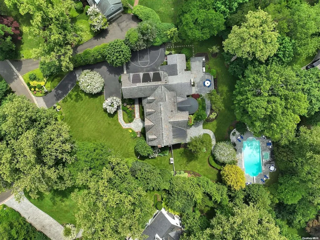 171 Elderfields Road Manhasset NY 11030