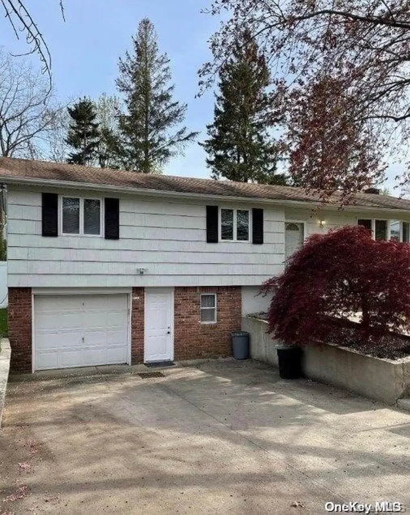20 Silver Street Selden NY 11784