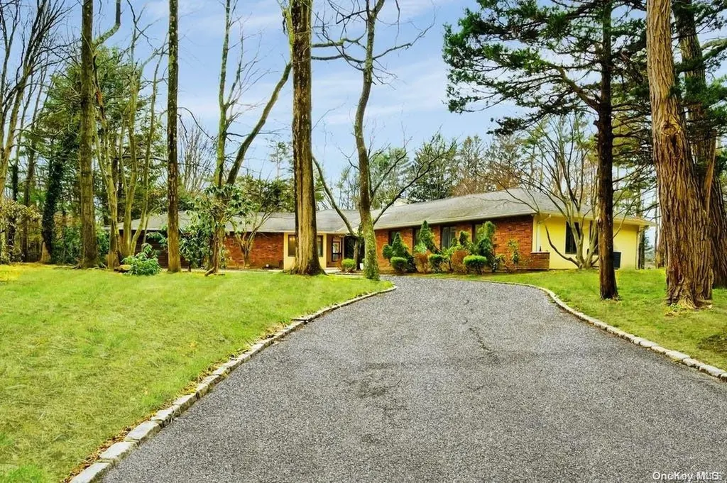 3 Timber Ridge Drive Oyster Bay NY 11771