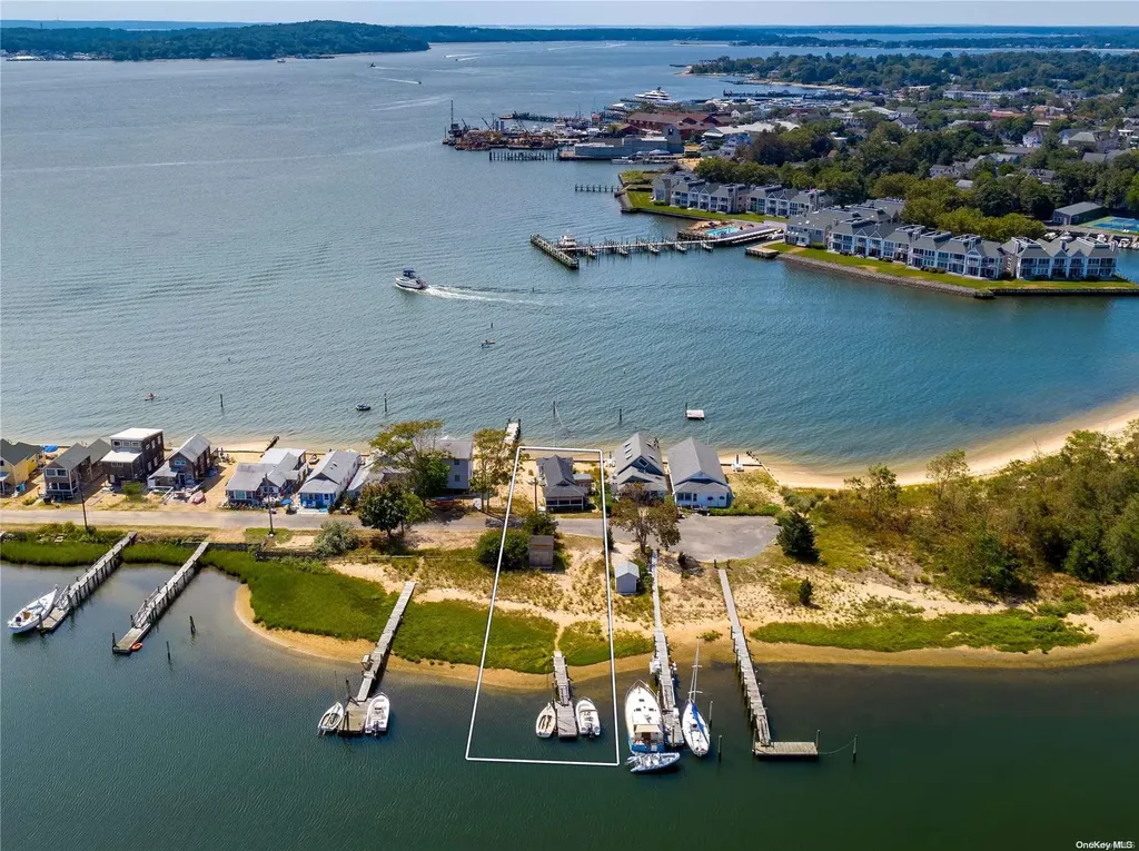 24 Sandy Beach Road Greenport NY 11944